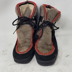 Yodelers gray/black leather vintage balance lace u